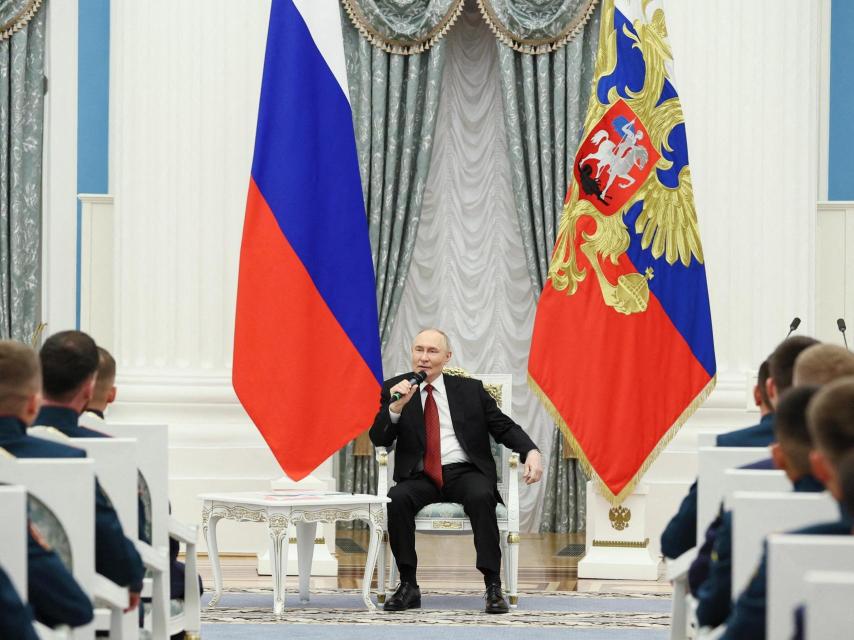 Vladímir Putin en un encuentro con militares y veteranos el pasado mes de junio.