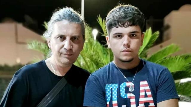 Miguel Ángel, exteclista de Camela, junto a su malogrado hijo Rafa.