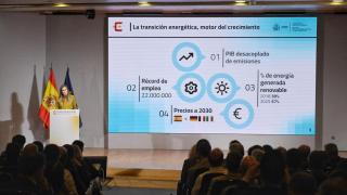 Sara Aagesen, vicepresidenta tercera y ministra para la Transición Ecológica, presentando las líneas generales de la Planificación Eléctrica 2030