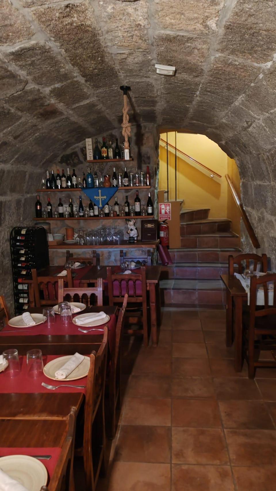 Salón que era la antigua bodega del siglo XVI.