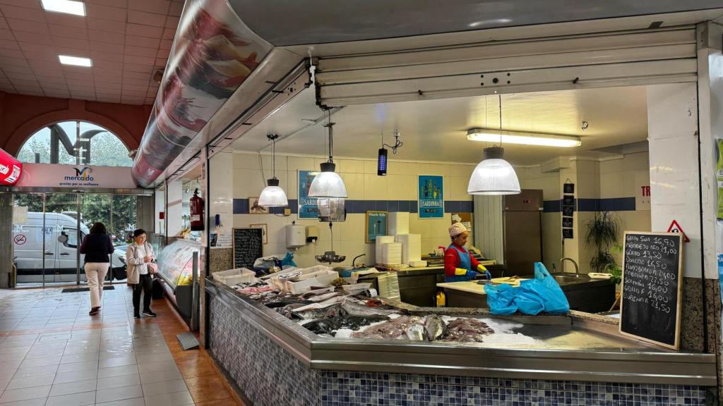 Pescadería Troulo, en el mercado de Bouzas, en Vigo