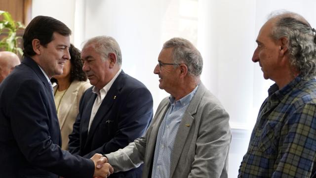El presidente de la Junta mantiene un encuentro con las organizaciones agrarias y Urcacyl