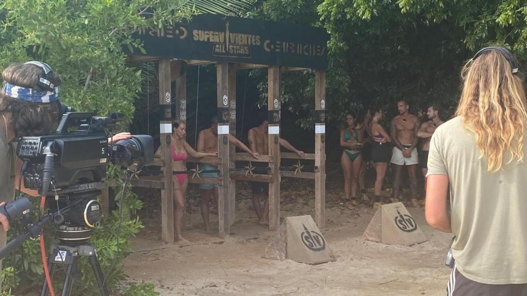 La ceremonia de salvación, en la que Noel Bayarri se libró de ser expulsado.