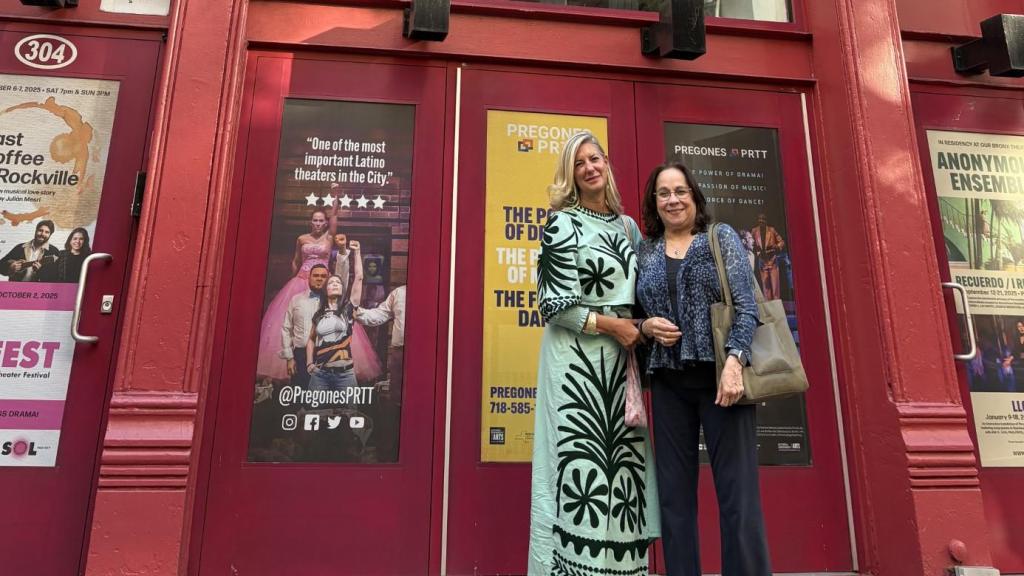 Irene Carvajal con Rosalba Rolbón (Teatro Pregones)