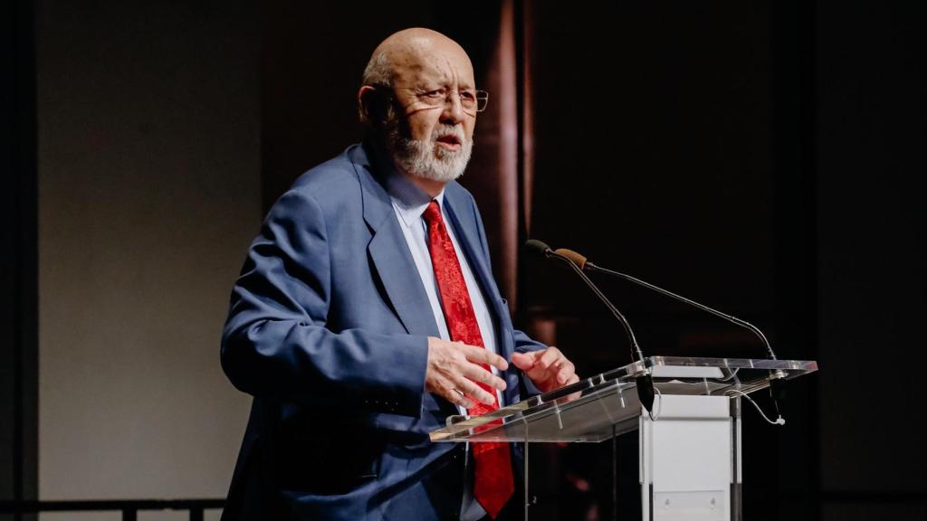 El presidente del Centro de Estudios Sociológicos (CIS), José Félix Tezanos, presenta 'Pedro Sánchez. Había partido: de las primarias a la Moncloa', en el Círculo de Bellas Artes, a junio de 2022.