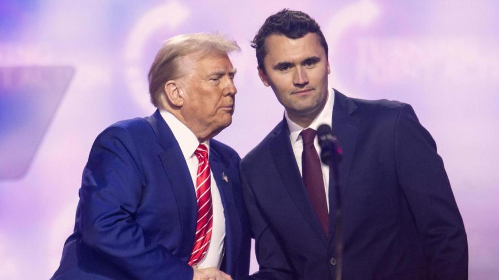 Charlie Kirk, junto a Donald Trump, en una imagen de archivo.