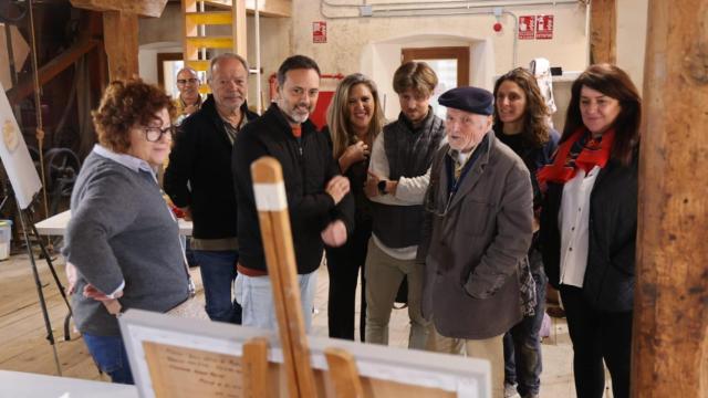La exposición 'Agua, arte y vida: el Canal de Castilla', en su celebración en Medina de Rioseco, con la presencia de Antonio López