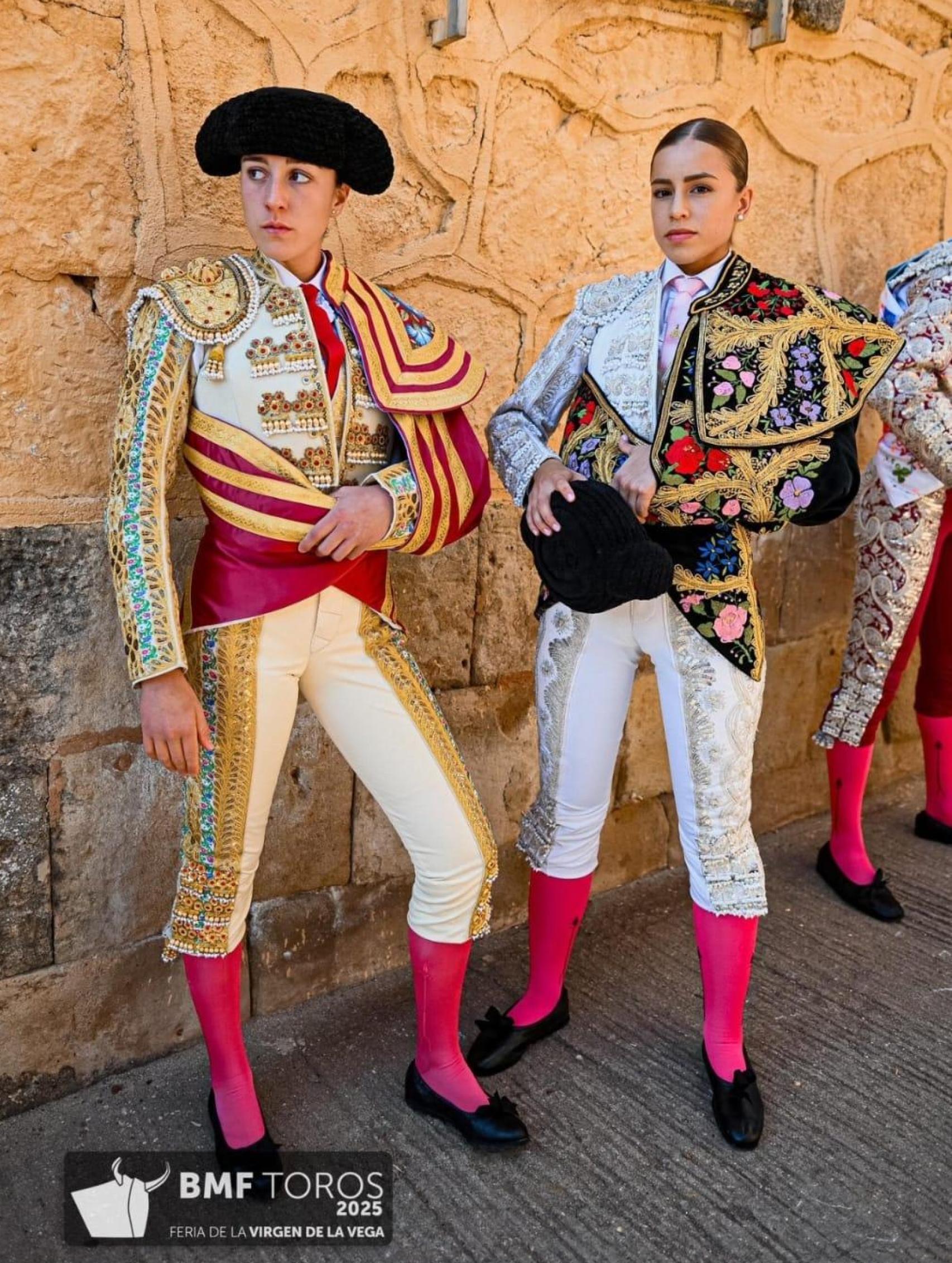 La salmantina Raquel Martín y la madrileña Olga Casado momentos antes del paseíllo