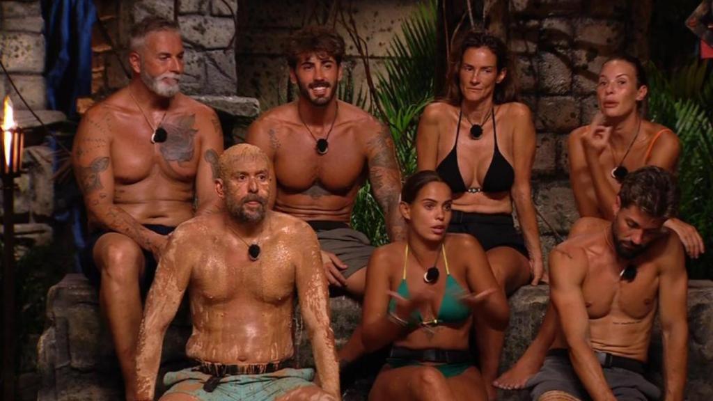 Los supervivientes en la Palapa.