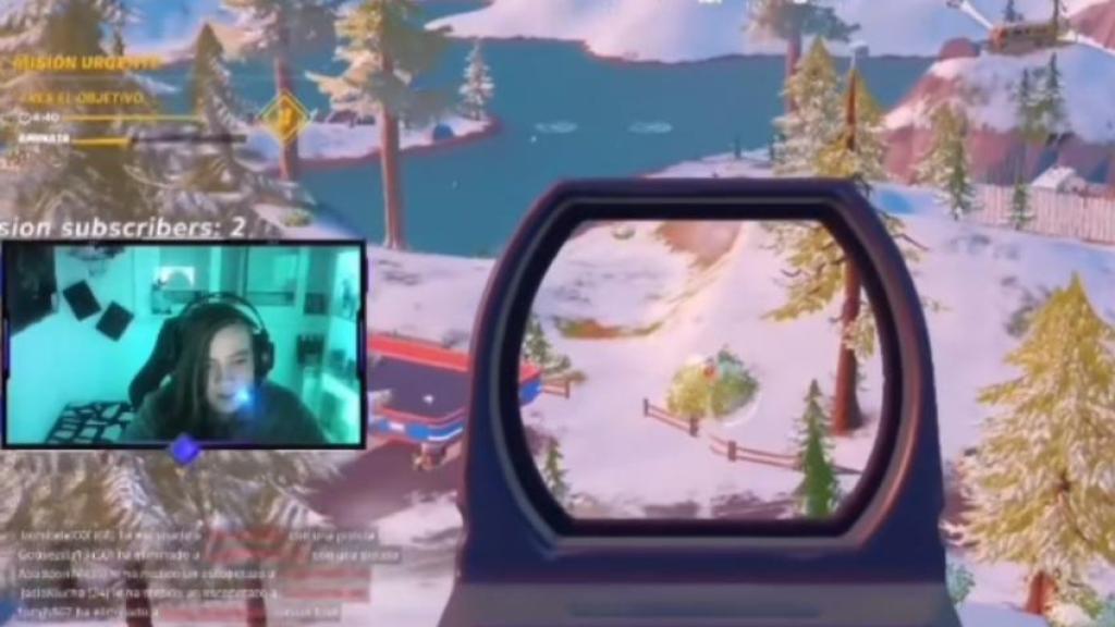 María Pascal jugando al Fornite.