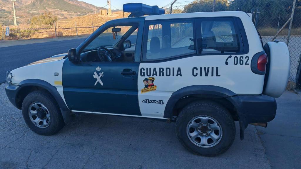 Un viejo todoterreno de la Guardia Civil en Granada.