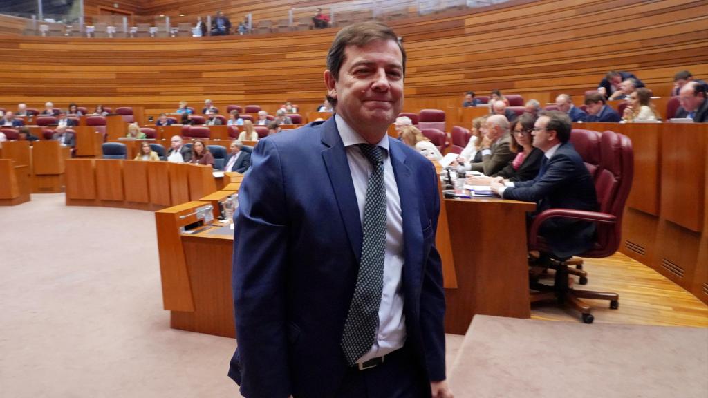 El presidente de la Junta de Castilla y León, Alfonso Fernández Mañueco, durante el último pleno de las Cortes