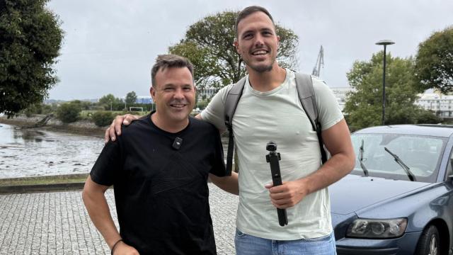 José Elías junto a Eric Ponce en el auditorio municipal de Ferrol
