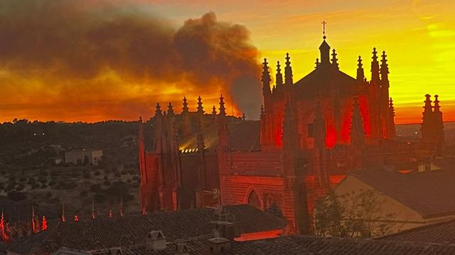 Así se veía el incendio desde el Casco Histórico de Toledo al caer la tarde.