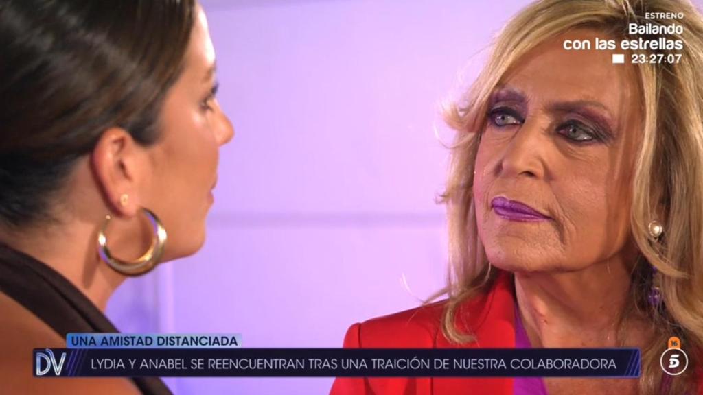 Anabel Pantoja y Lydia Lozano en '¡De viernes!'.