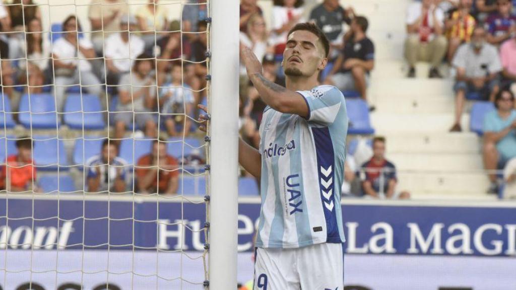 Chupete se lamenta tras una ocasión fallada en el SD Huesca vs. Málaga CF