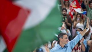 Sánchez muestra su admiración por El secretario general del PSOE y presidente del Gobierno de España, Pedro Sánchez, asiste a un acto del partido socialista con militantes, este domingo en Málaga.se movilizan por causas justas como Palestina horas antes de la etapa final de La Vuelta