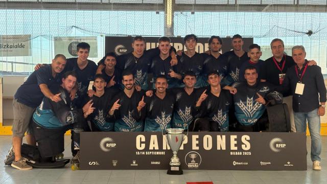 El Caja Rural CPLV tras ganar la Supercopa
