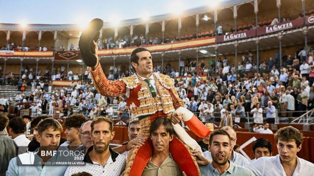 Emilio de Justo abre la tercera puerta grande de la feria de Salamanca