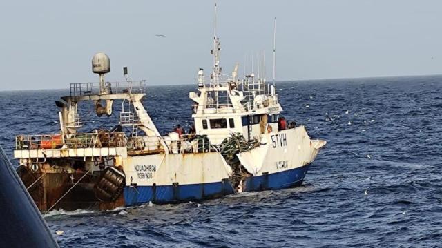 El 'Tafra 3' tras el choque de otro buque en Mauritania.