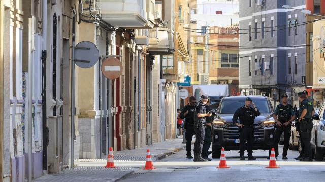 Cerco policial en Alfafar tras disparar un vecino a otro el pasado 1 de septiembre. Efe / Kai Försterling