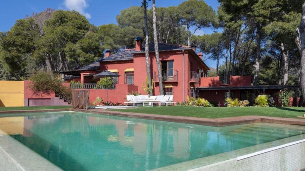 Imagen de uno de los edificios del histórico Cortijo La Reina.