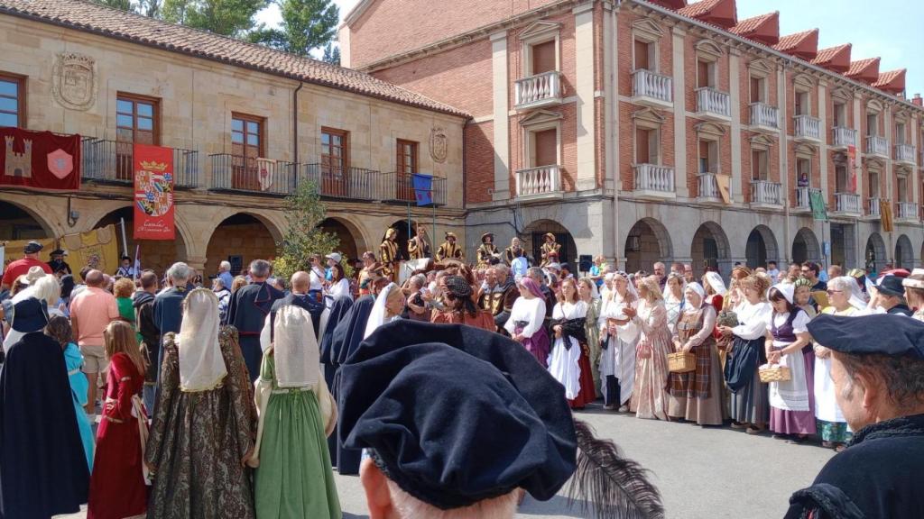 Las calle de Aguilar de Campoo llenas de personas