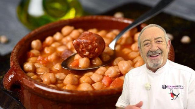 Karlos Arguiñano junto a un plato de garbanzos recién preparados.