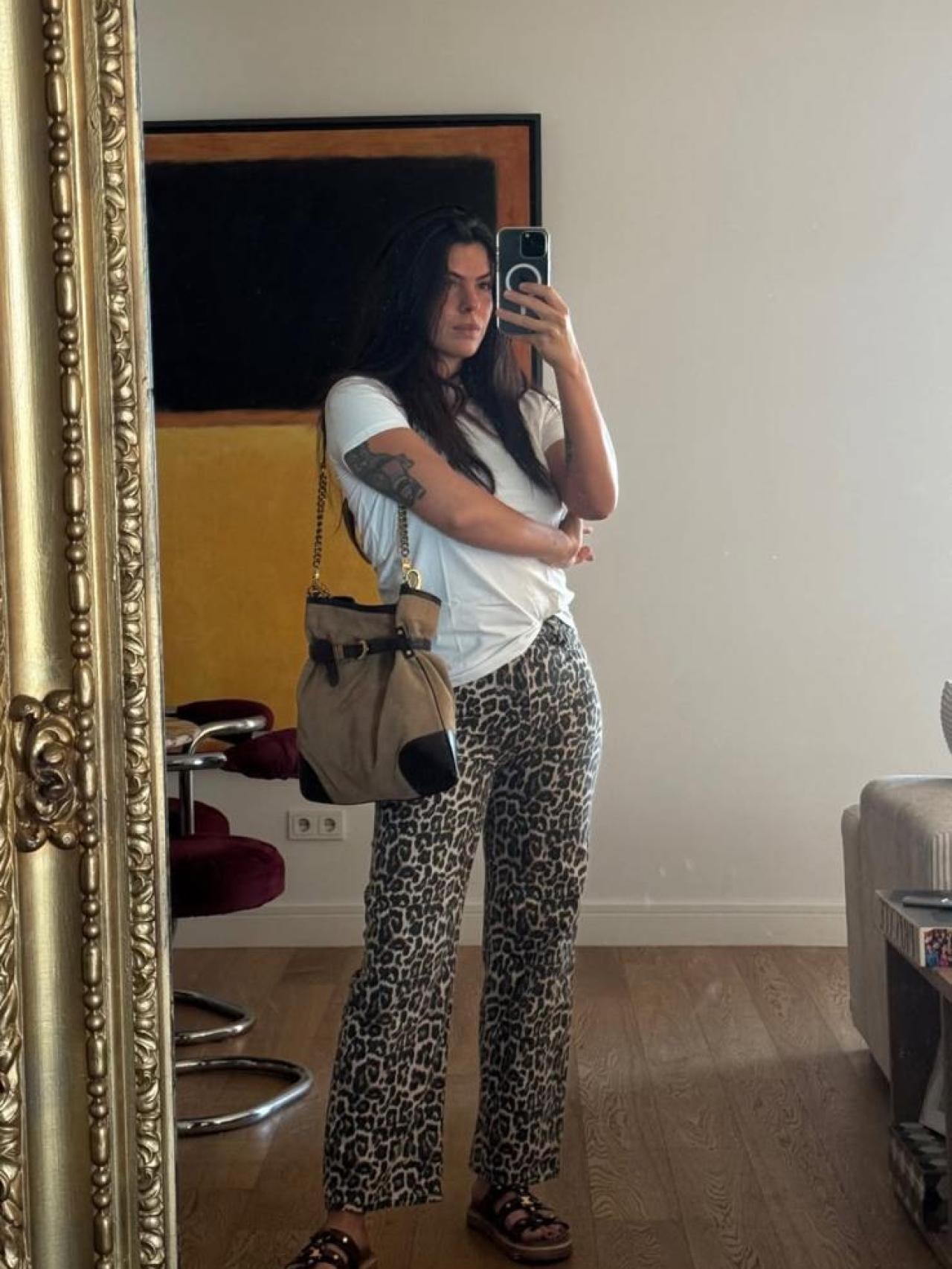 Laura Matamoros luce bolso de Mauska.