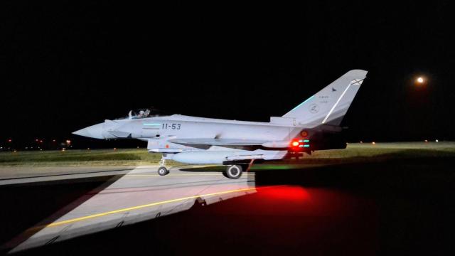 Un Eurofighter español regresa de una misión Alfa Scramble