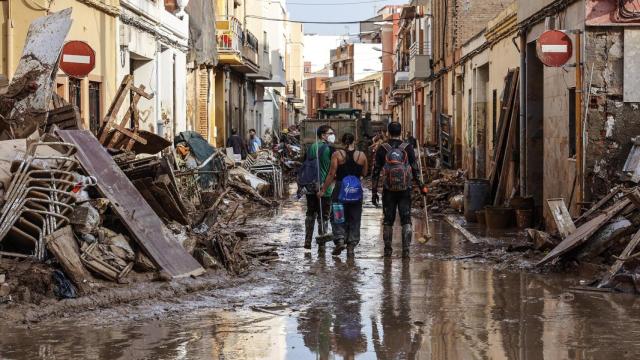 Voluntarios tras la Dana.