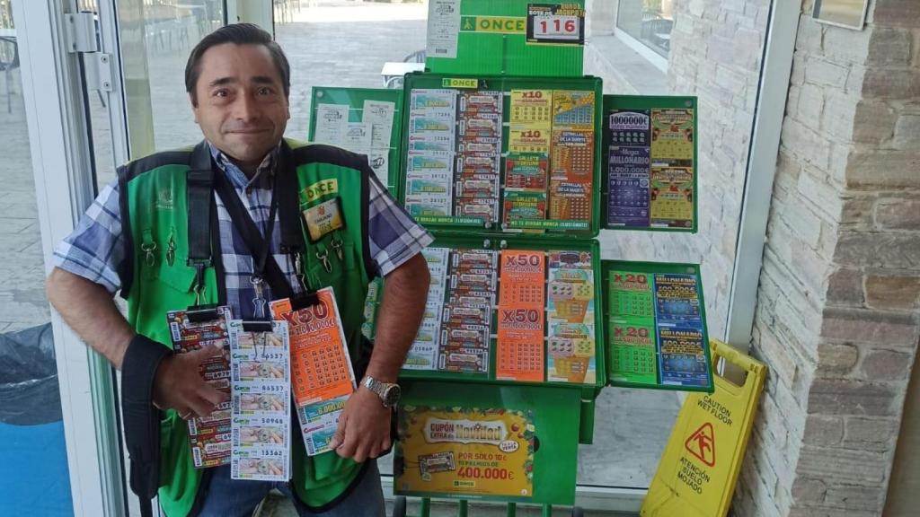 Emiliano Fernández Ordás, el centinela de la ilusión que ha repartido 40.000 euros en Medina del Campo