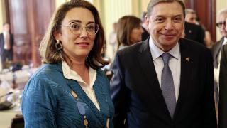 La consejera de Agricultura, Ganadería y Desarrollo Rural, María González Corral, y el ministro de Agricultura, Pesca y Alimentación, Luis Planas, en la reunión del Consejo Consultivo de Política Agrícola y Pesquera para Asuntos Comunitarios de este lunes
