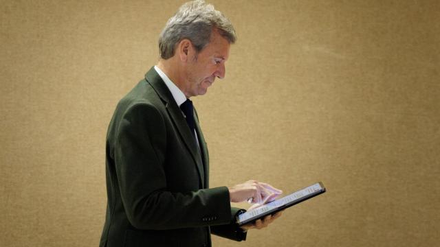 Rueda, antes de comparecer ante los medios después del Consello