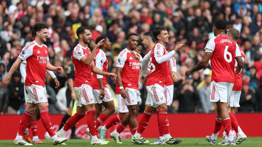 Los jugadores del Arsenal celebran un gol contra el Nottingham Forest.