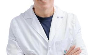 Dr. Manuel Ruibal, urólogo del Hospital Quirónsalud Torrevieja.