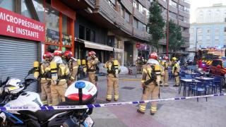 Imagen del dispositivo de bomberos que ha tenido que actuar en un gastrobar de Valladolid