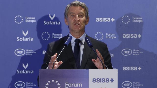 Alberto Núñez Feijóo, presidente del PP, este lunes, en un desayuno informativo.