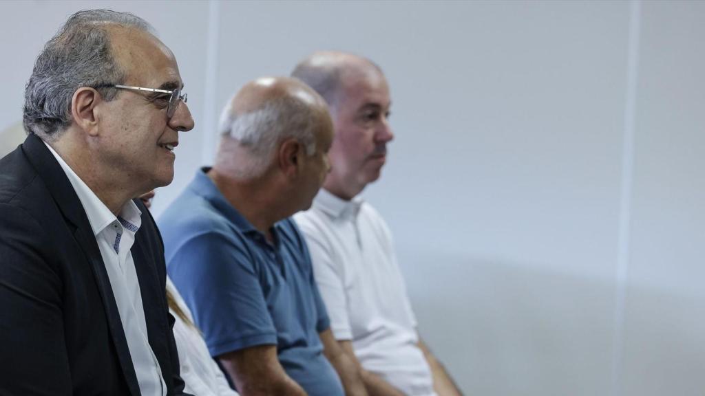 Sergio Blasco, exgerente del Hospital General, junto a otros acusados. Rober Solsona/Europa Press