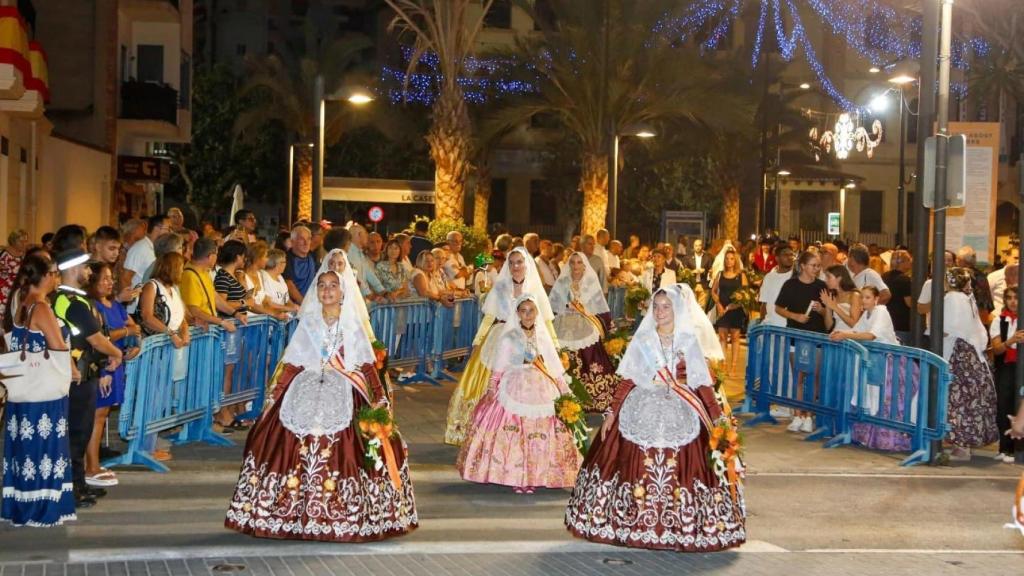 Ofrenda de Flores en las Fiestas del cristo de Sant Joan.