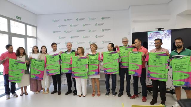 Foto de familia de la presentación de la Marcha mucho por vivir Zamora