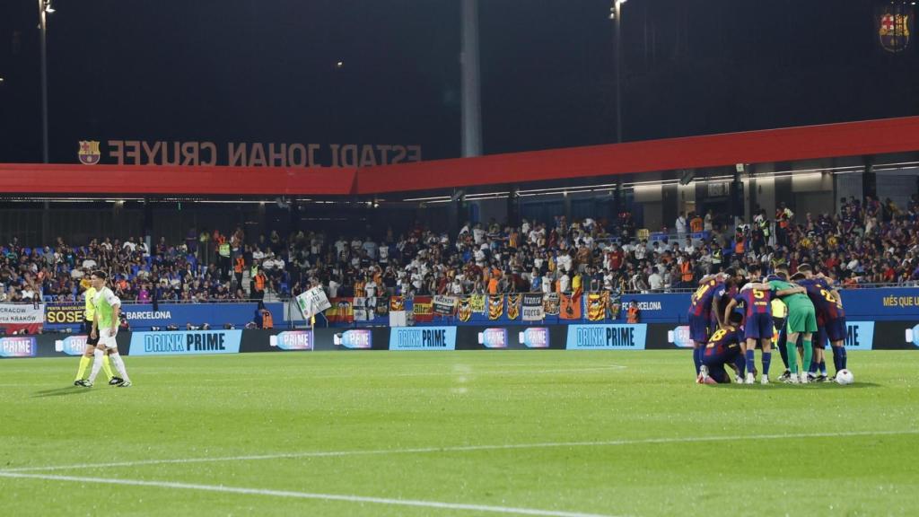 El Barça, durante su partido contra el Valencia disputado en el Johan Cruyff