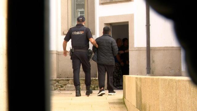 Imagen del paso a disposición judicial.