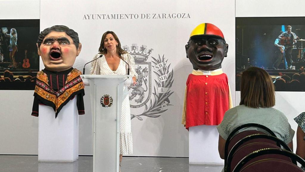 La alcaldesa Natalia Chueca en la presentación de las fiestas este martes en Zaragoza.