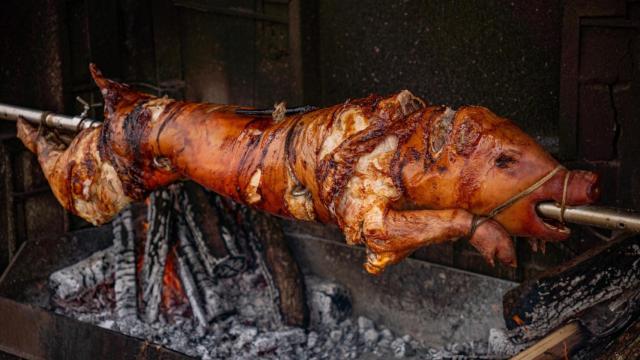 Cerdo al espeto