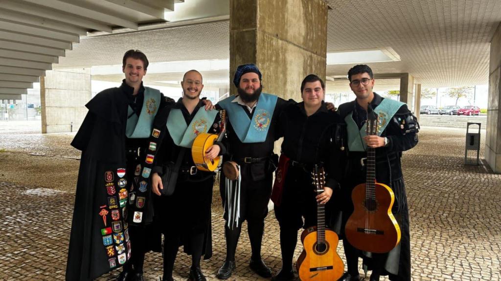 Daniel, a la izquierda.