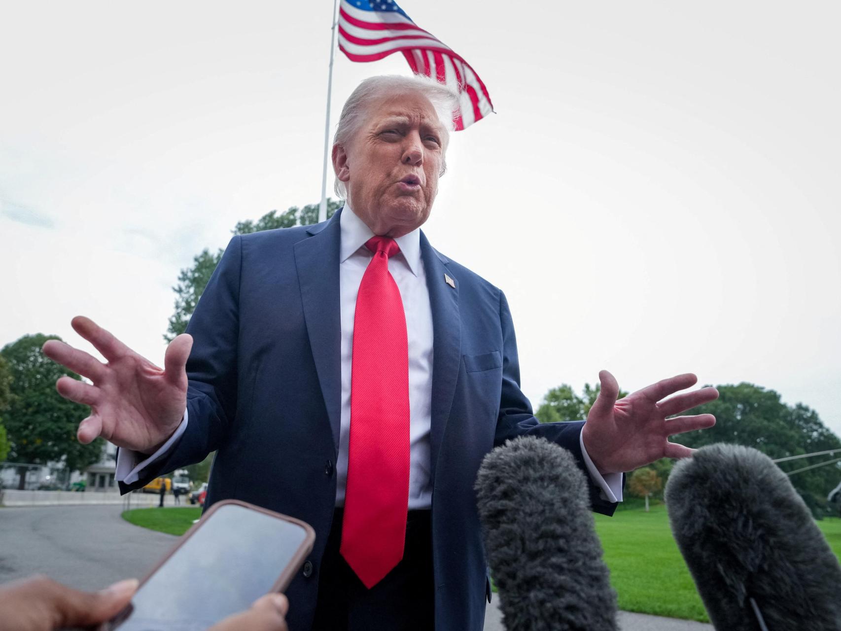 Donald Trump, antes de partir hacia una visita oficial a Reino Unido.