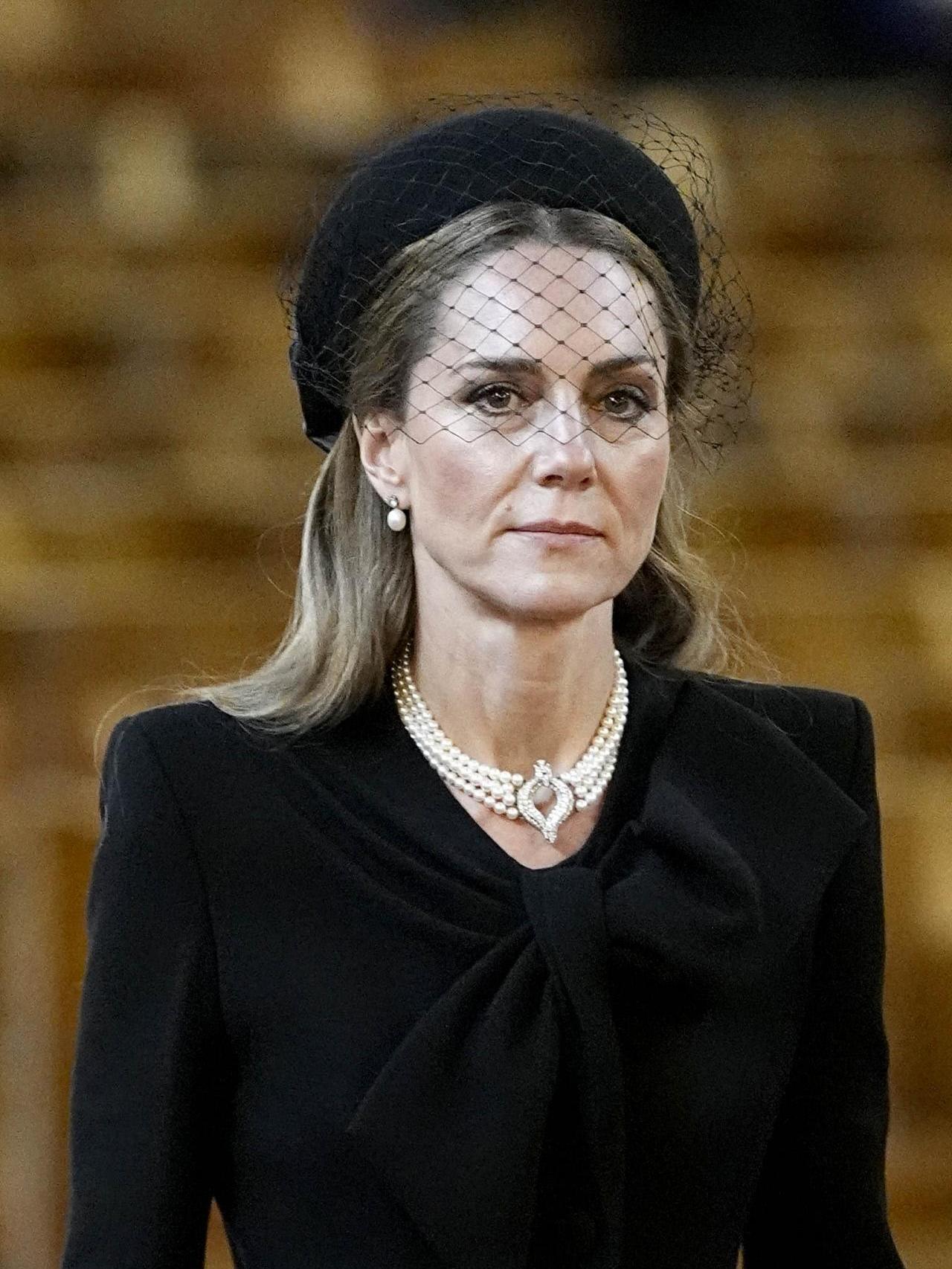 La princesa de Gales, con joyas de Isabel II.