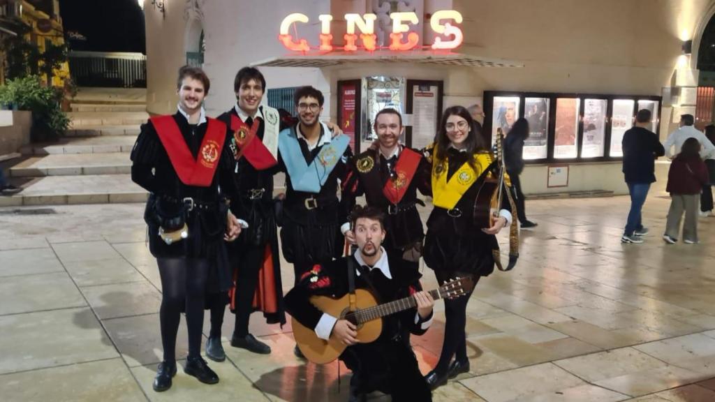 Varias tunas unidas en un evento solidario por la DANA.