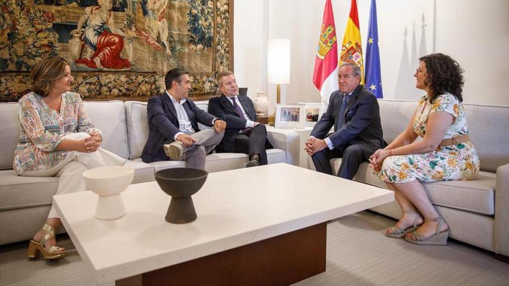 Reunión en la que se creó el Instituto de Seguridad y Salud Laboral.